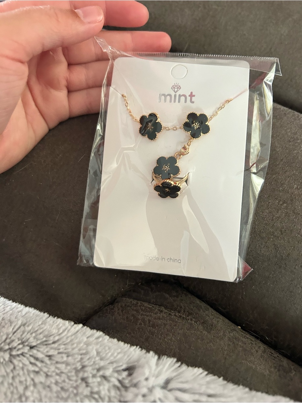 4/$50 clover mint Black Four-Leaf Flower Necklace Set - Gold Chain